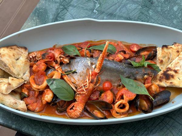 Branzino Al Forno con Frutti di Mare